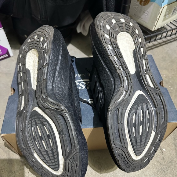 Adidas ultraboost size 10 - Picture 4 of 4